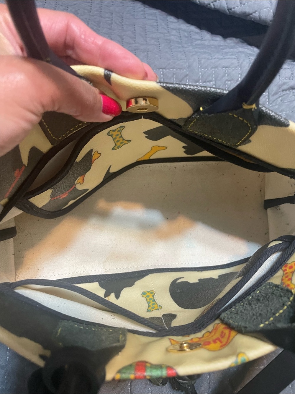 Dooney & Bourke Cream Scottie Dog Print Shoulder Tote with Black Trim - Picture 3 of 5